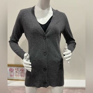 Sutton Cashmere Women Cashmere
Buttoned-up Long Sleeve Cardigan Gray